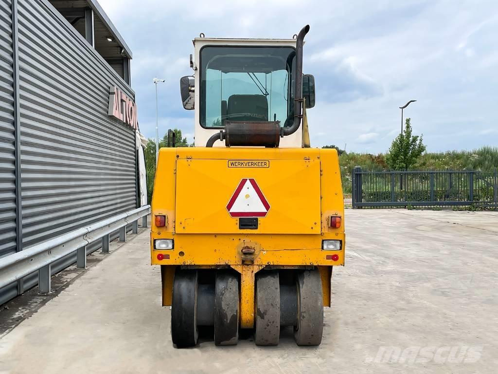 Dynapac CP 142 Pneumatic tired rollers