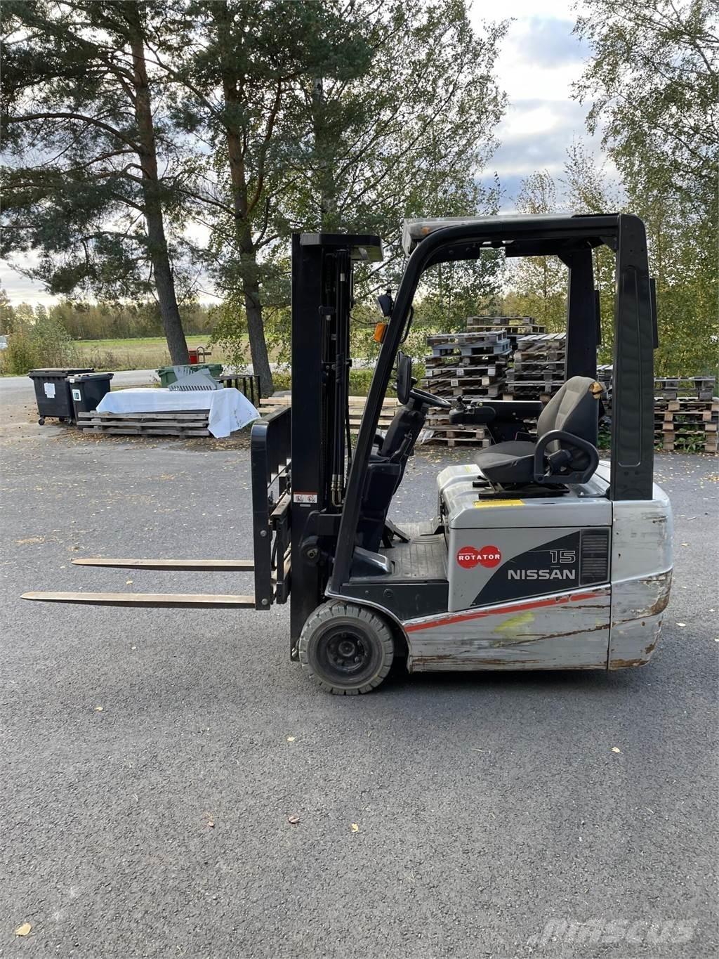 Nissan 15 Electric forklift trucks