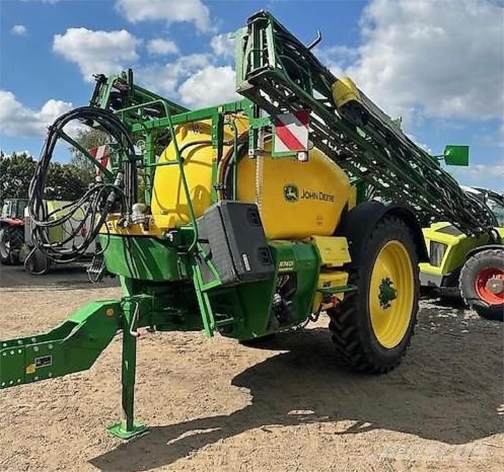 John Deere R740i Trailed sprayers