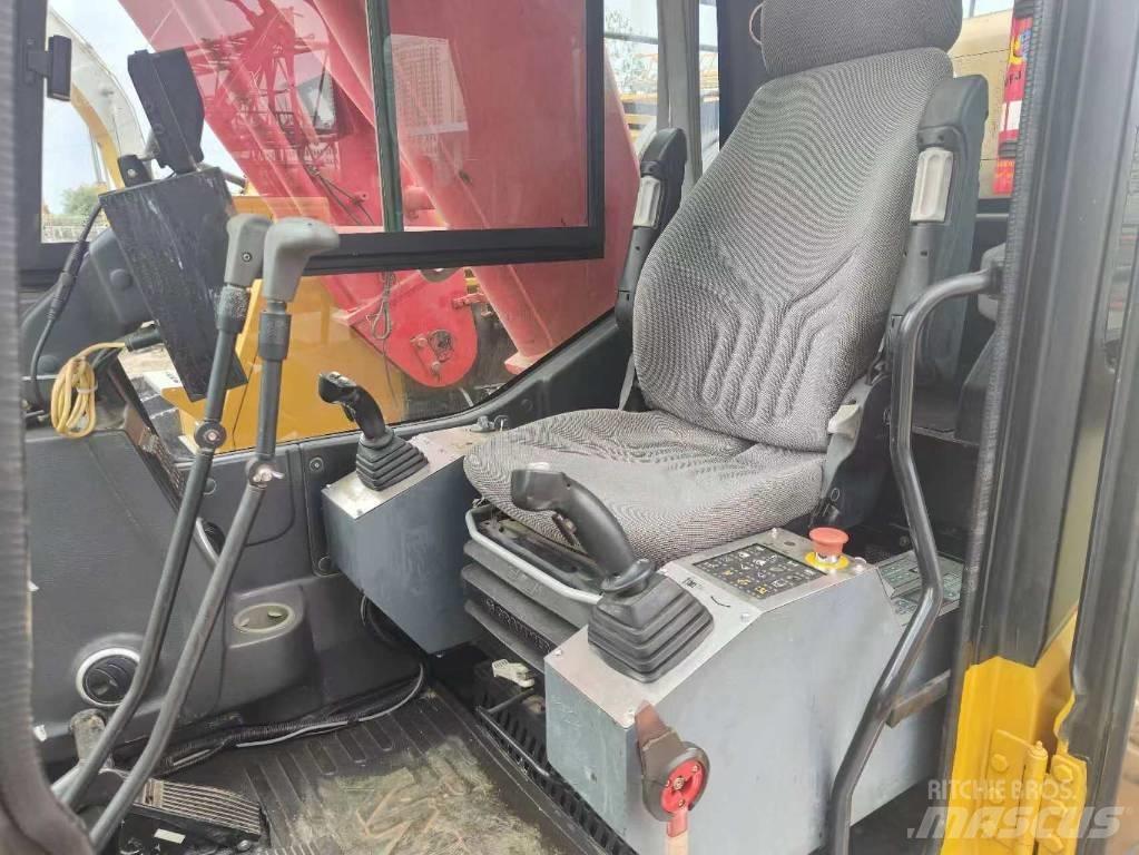 Sany SCC 1000 Tracked cranes