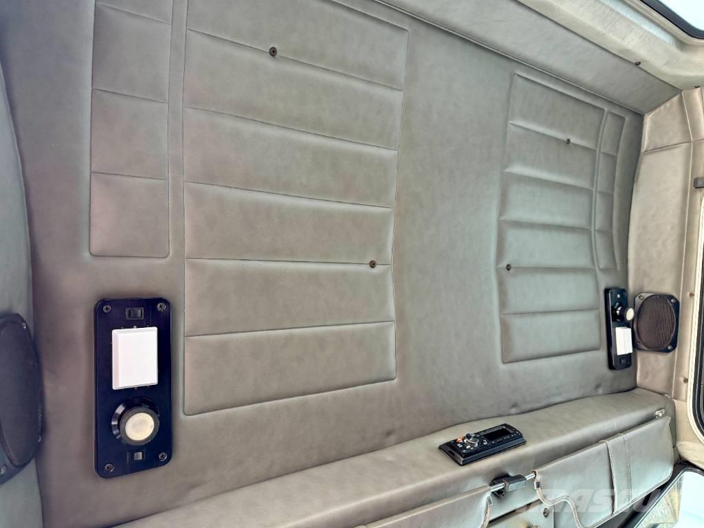 Peterbilt 378 Truck Tractor Units