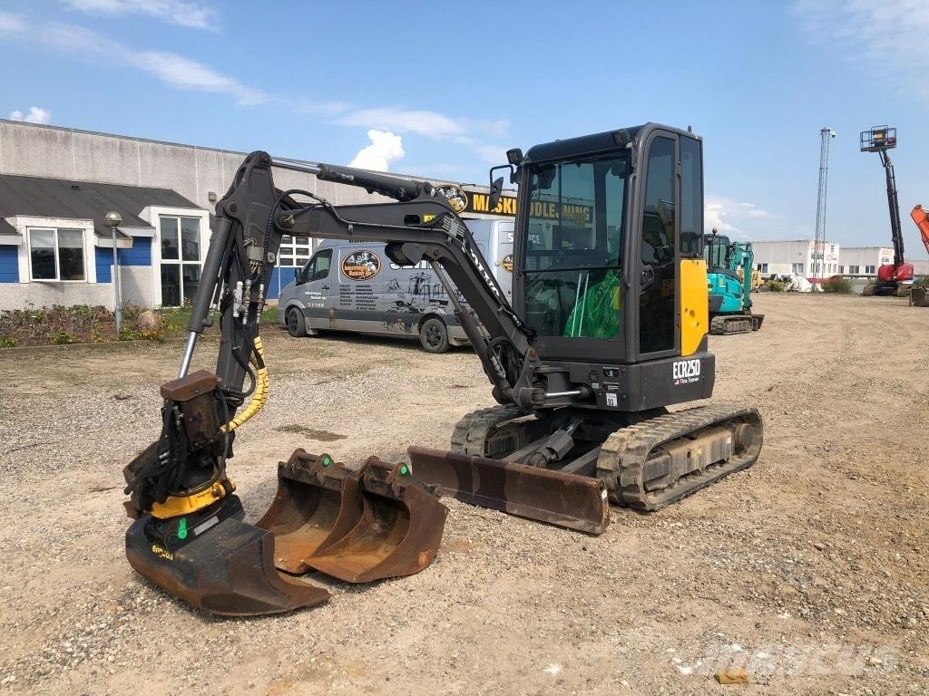Volvo ECR 25 D Mini excavators < 7t
