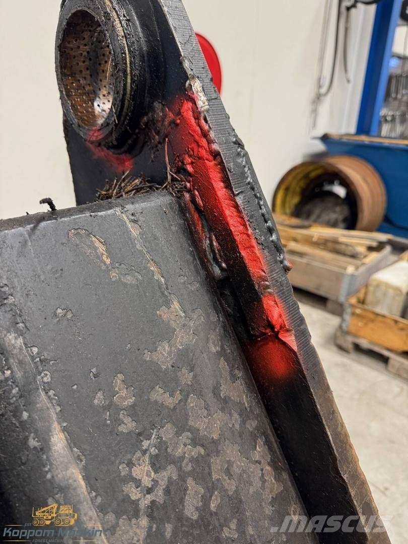 Loglift 220V Harvester cranes