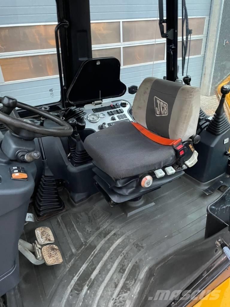 JCB 2CX TLB's