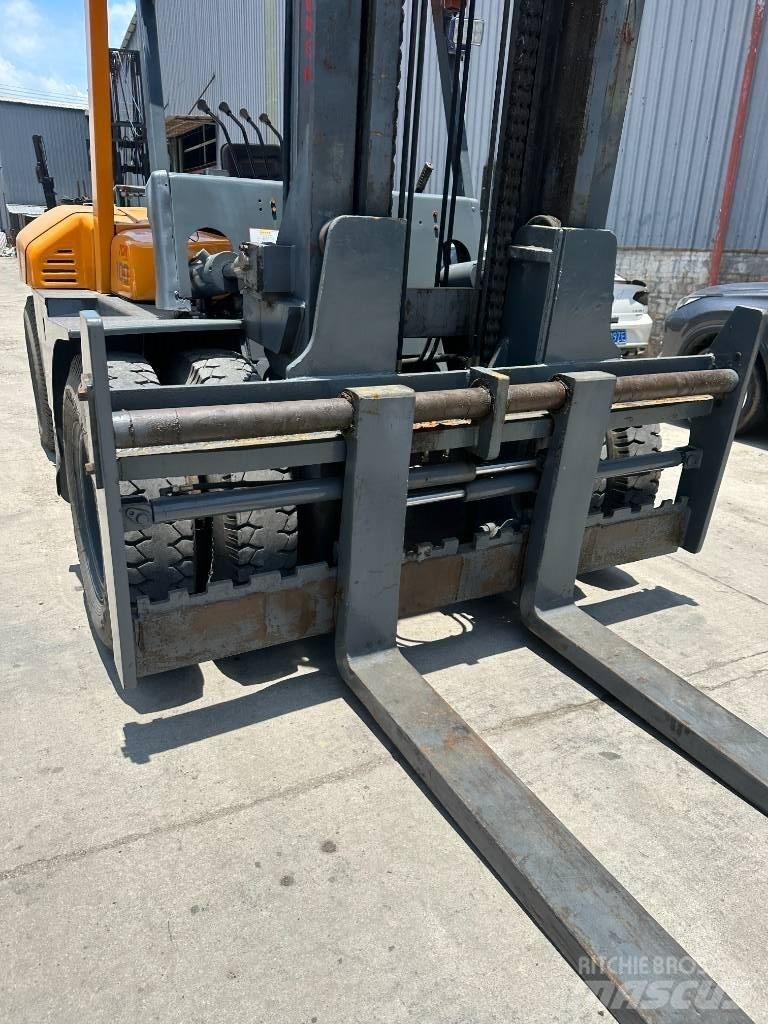 TCM 100 Reach truck