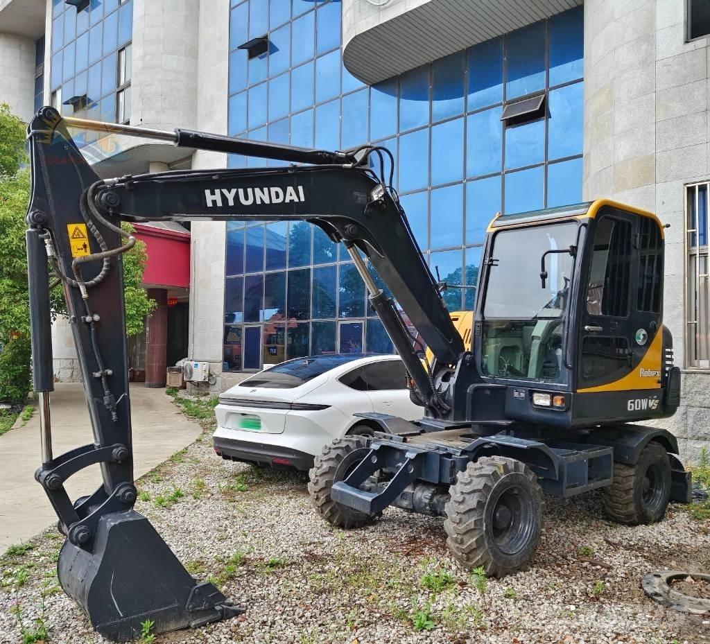 Hyundai Robex 60 VS Mini excavators < 7t
