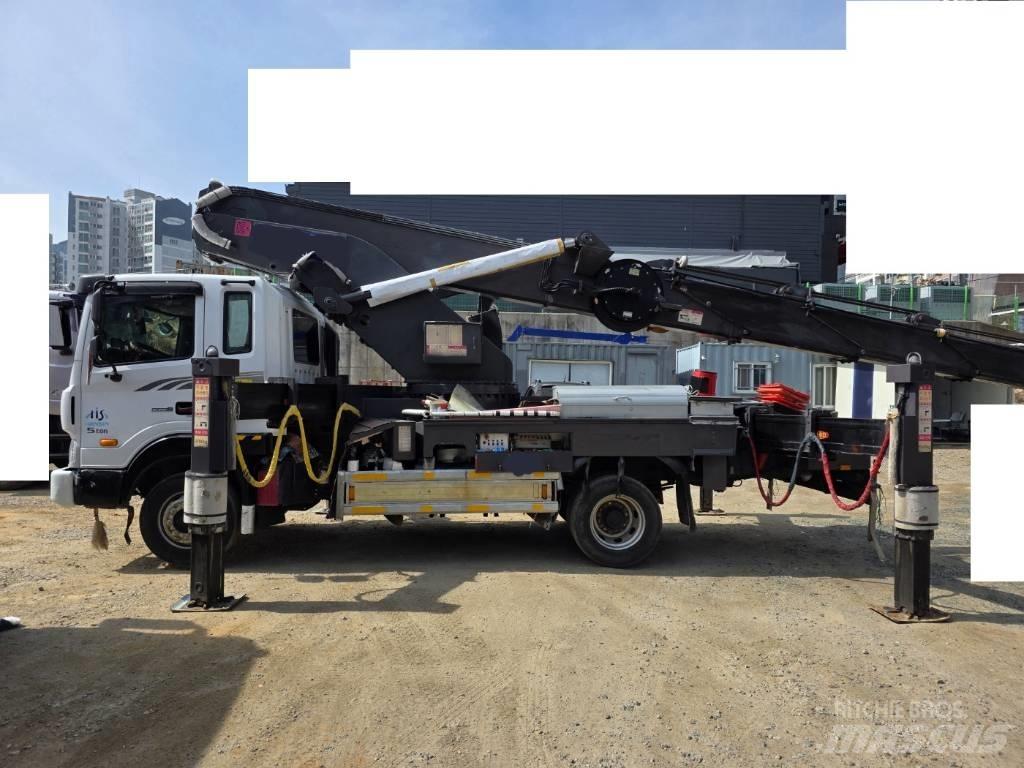 Hyundai HS3870 Truck mounted aerial platforms