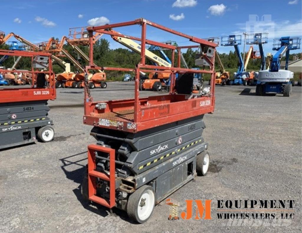 SkyJack SJ III 3226 Scissor lifts