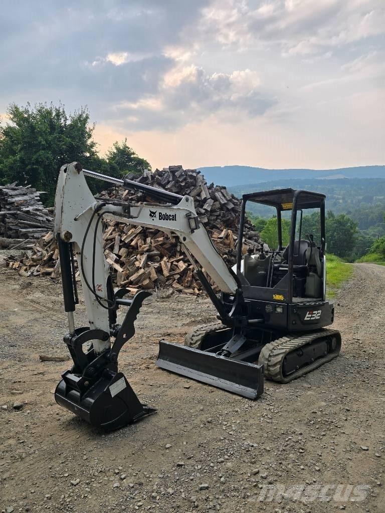 Bobcat E 32 Mini excavators < 7t