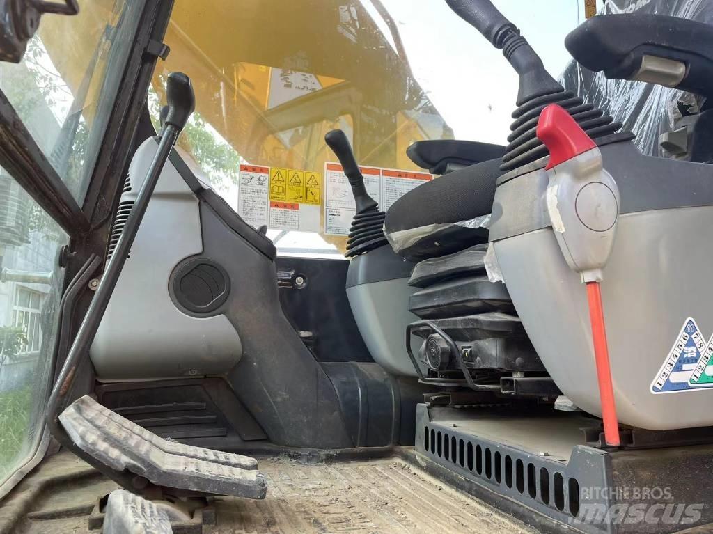 Komatsu PC 200-8 Crawler excavators