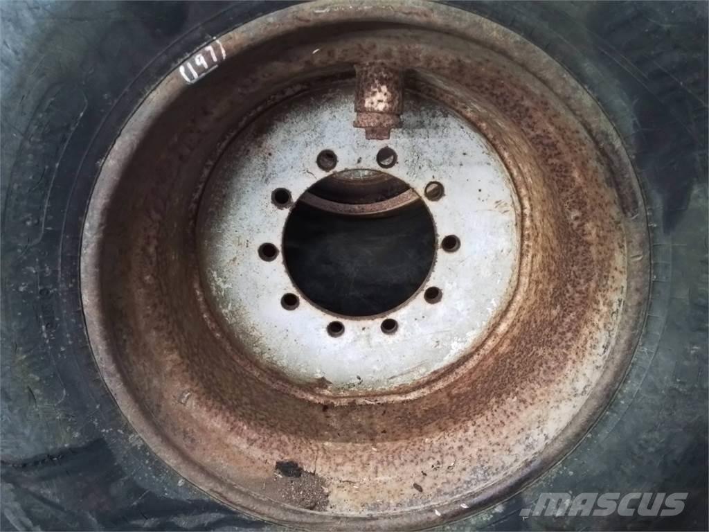 Valmet 836 20x26,5 Tyres, wheels and rims