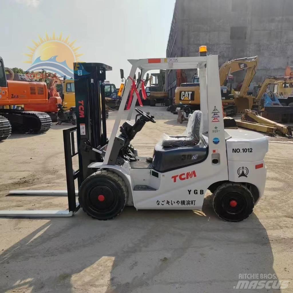 TCM FD30 Reach truck