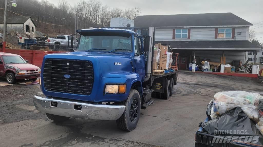 Ford F9000 Flatbed/Dropside trucks