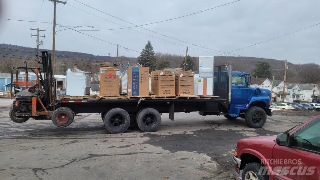 Ford F9000 Flatbed/Dropside trucks