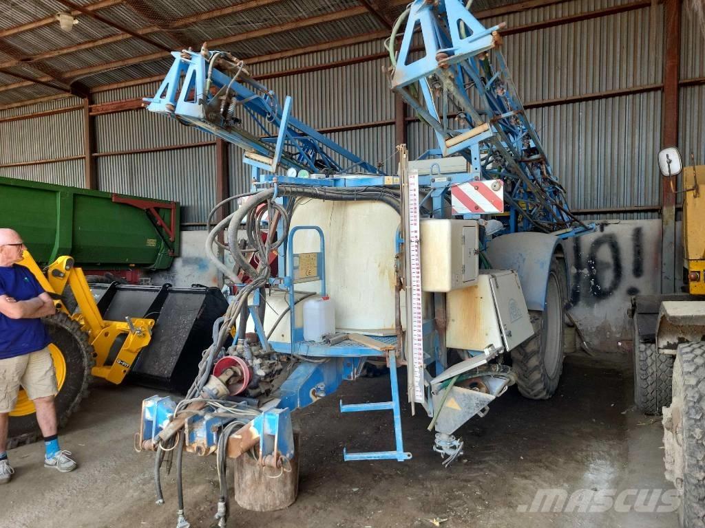 Agrio Mamut 4200 Trailed sprayers