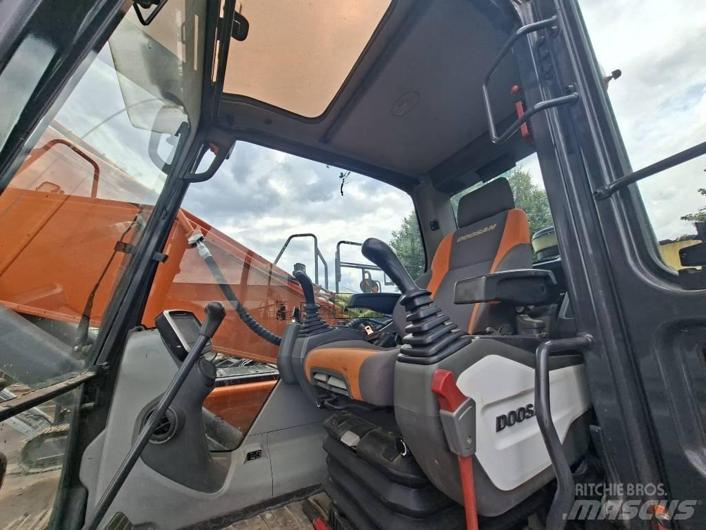 Doosan DX225LC-5 Crawler excavators