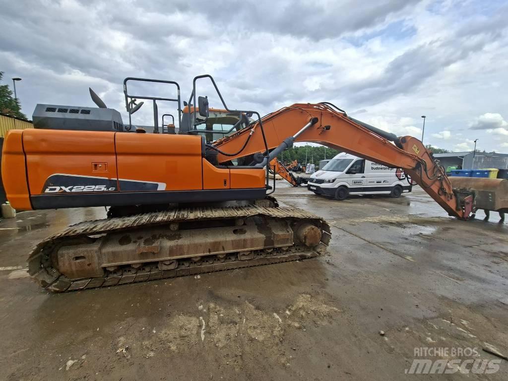 Doosan DX225LC-5 Crawler excavators