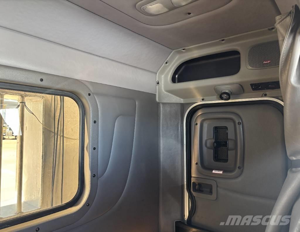 Peterbilt 389 Truck Tractor Units