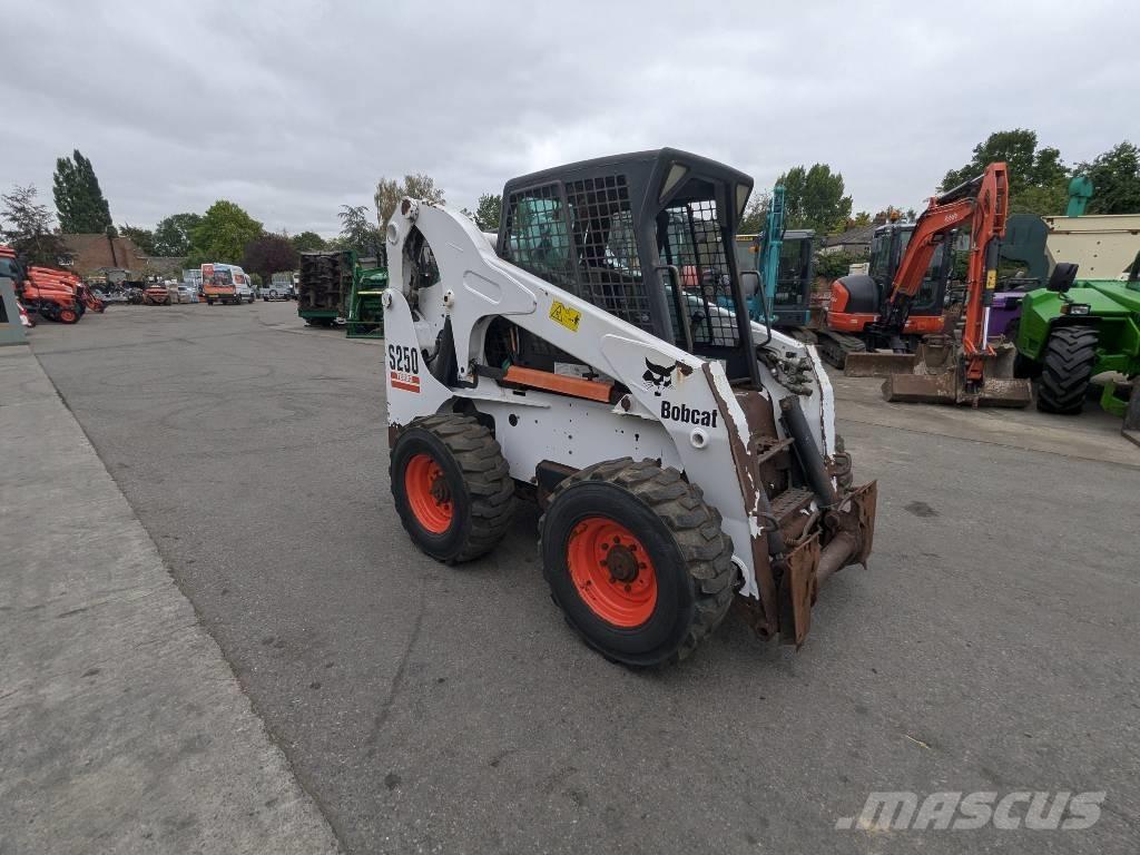 Bobcat S 250 Skid steer loaders
