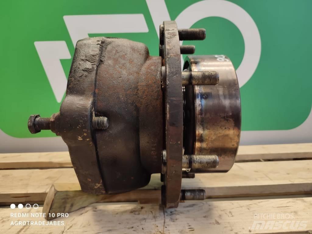 Terex 2506 Hub Axles