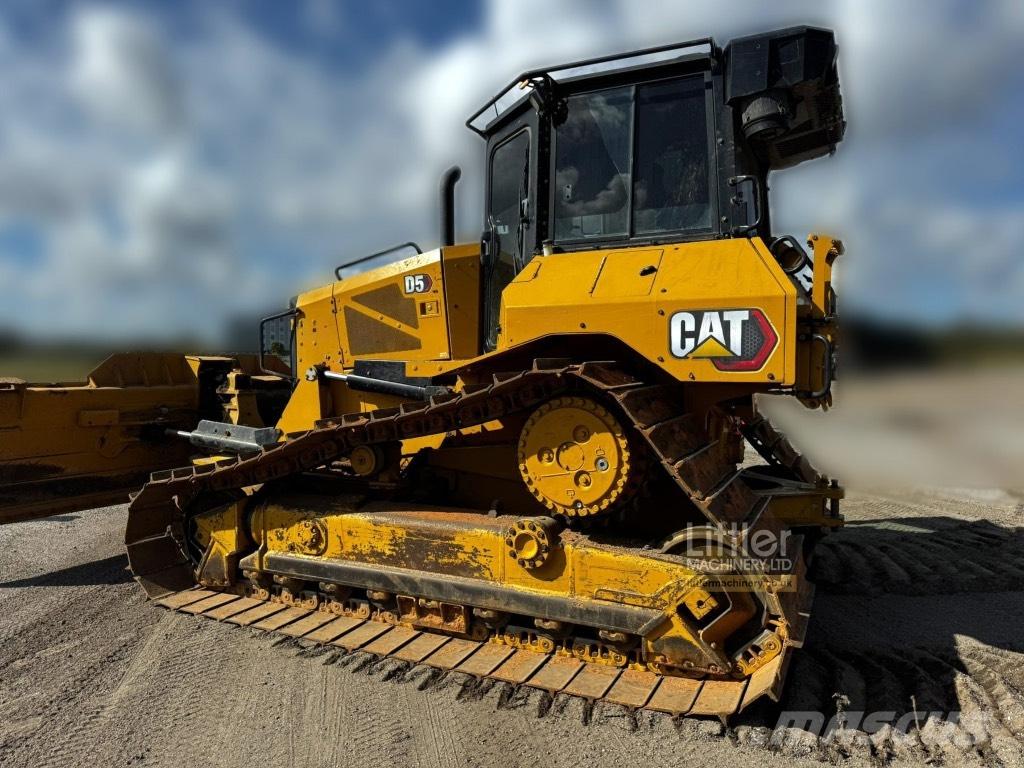 CAT D 5 Crawler dozers