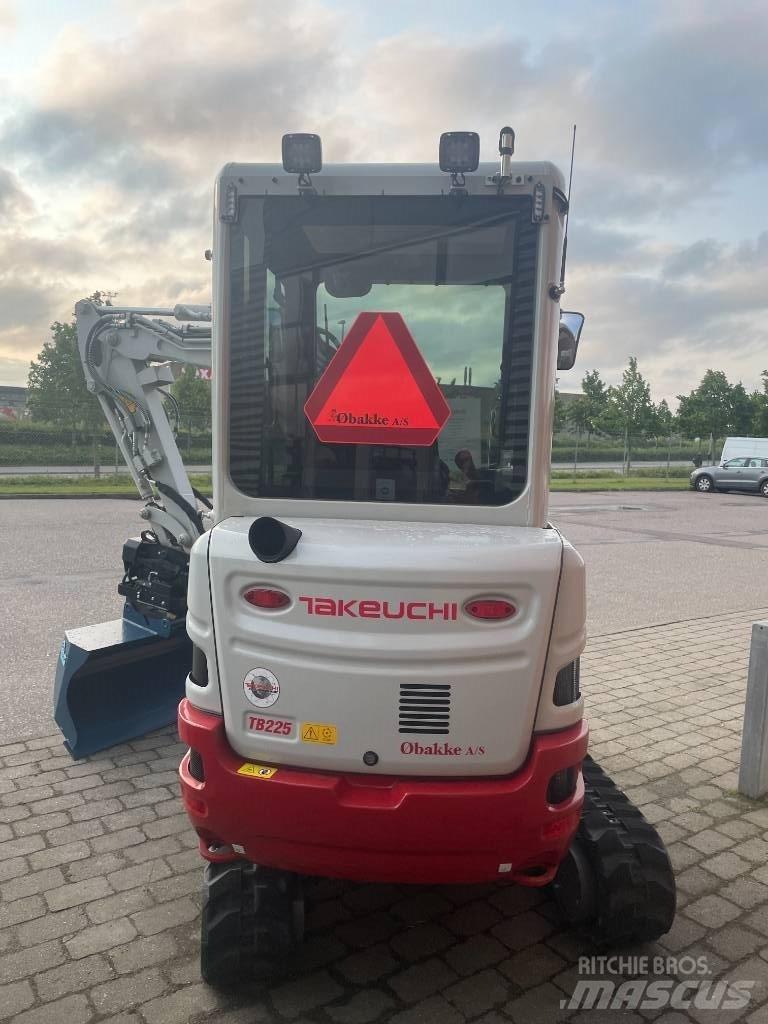 Takeuchi TB 225 Mini excavators < 7t