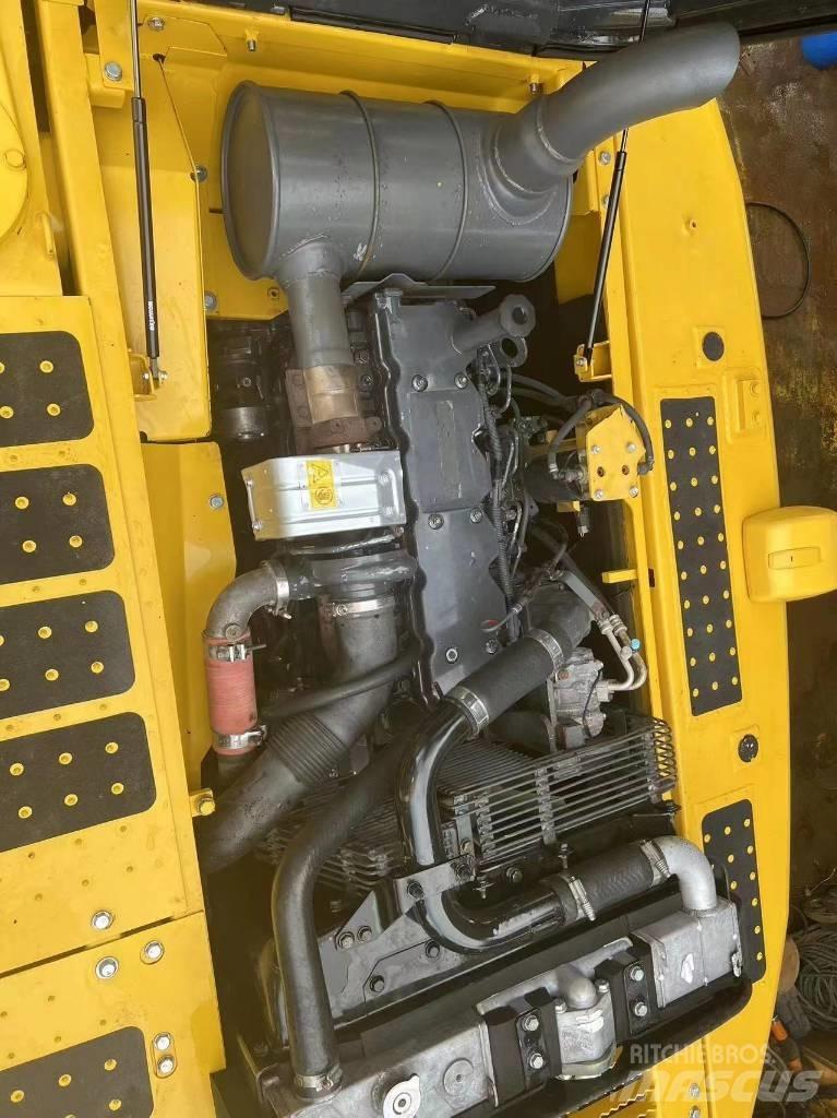 Komatsu PC 210 LC Crawler excavators