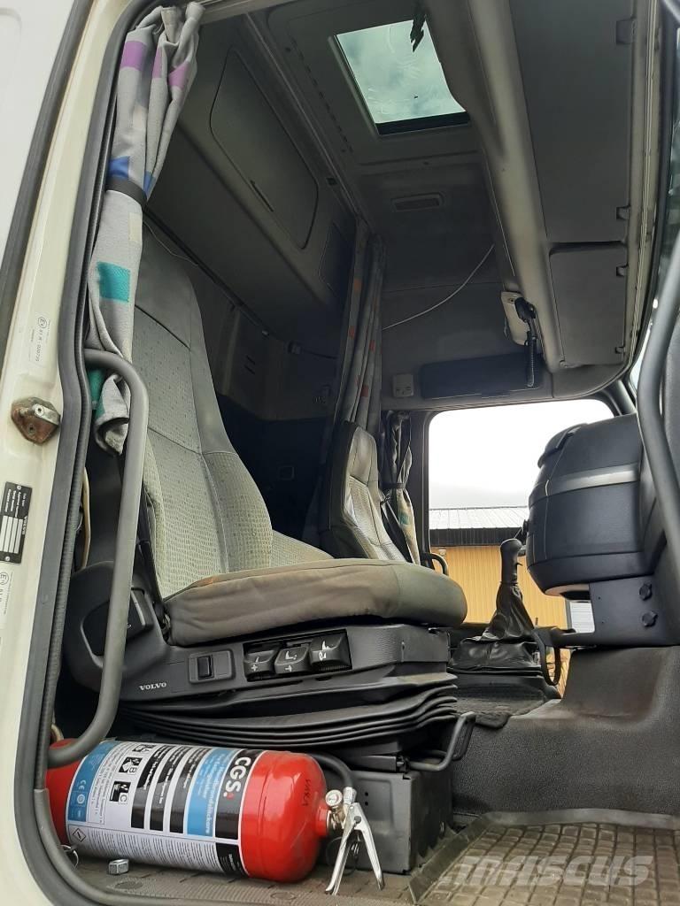 Volvo FH 12 Tautliner/curtainside trucks