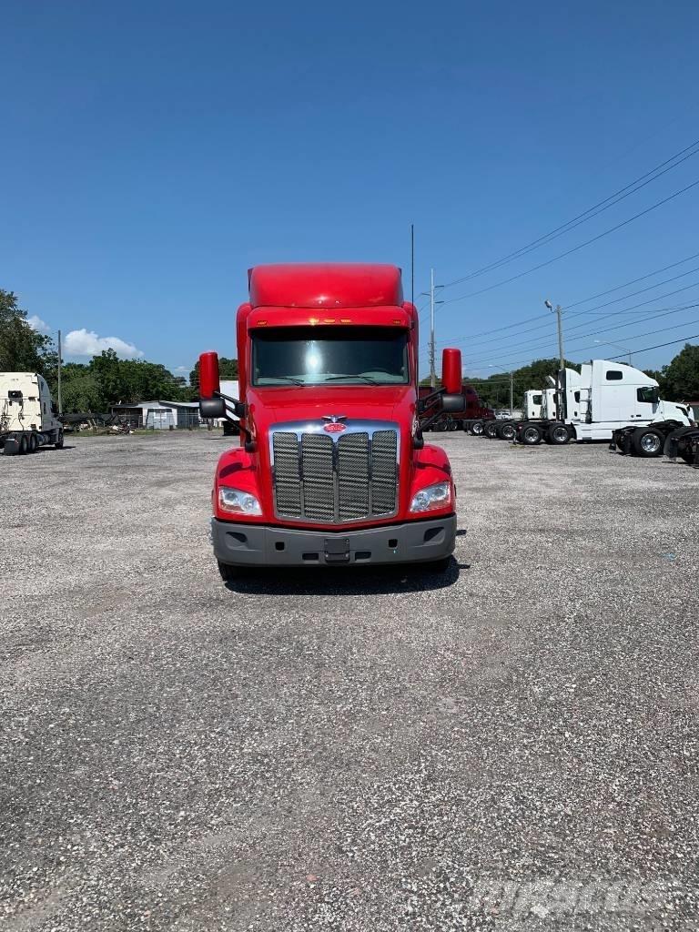 Peterbilt 579 Truck Tractor Units