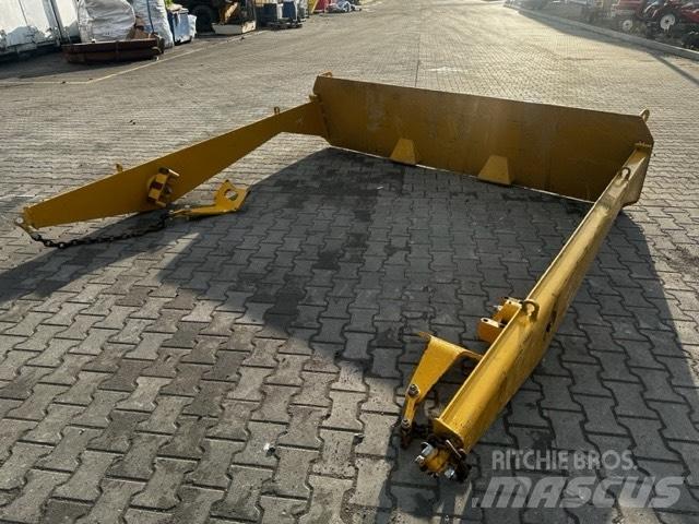 CAT 725 TAIL GATE Articulated Haulers