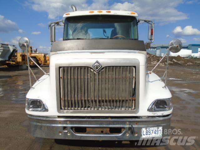 International 9400 i Truck Tractor Units