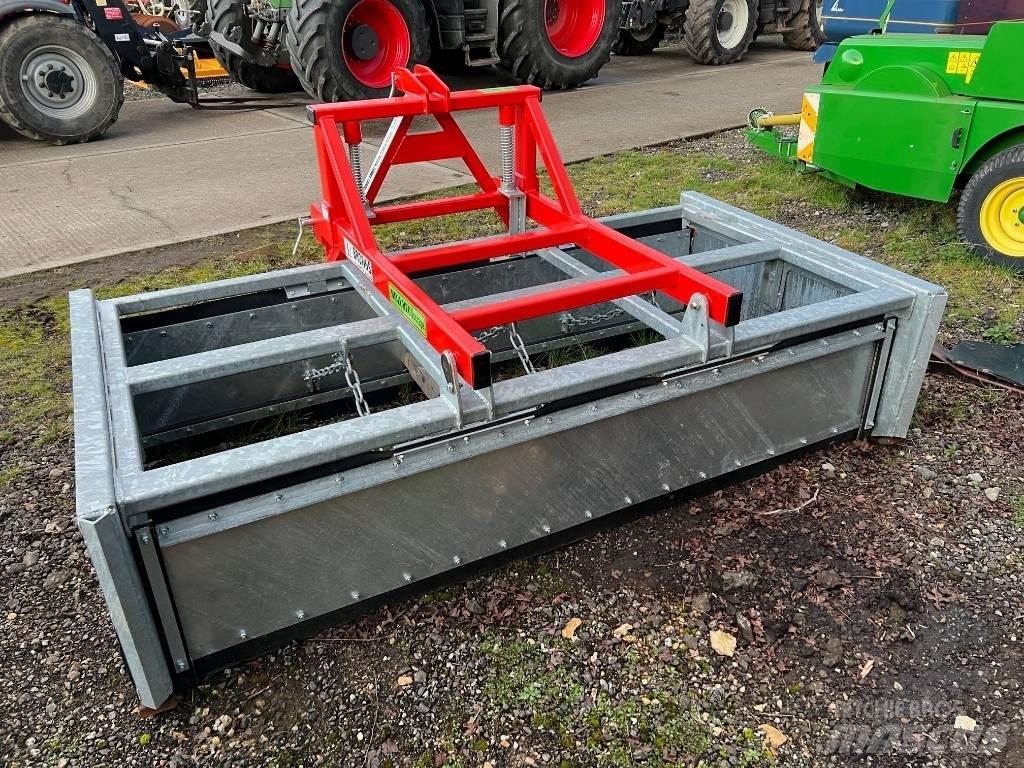 Brown MegaScraper Other farming machines