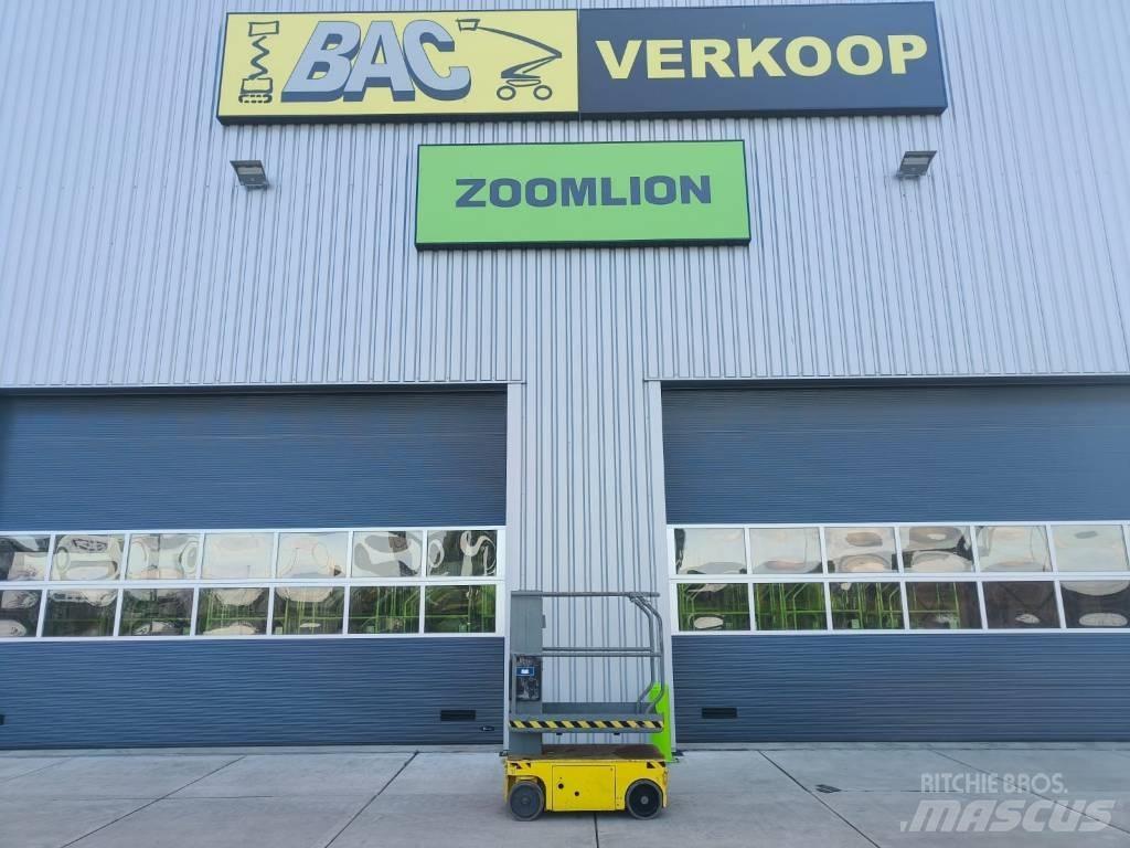 UpRight TM12 Vertical mast lifts