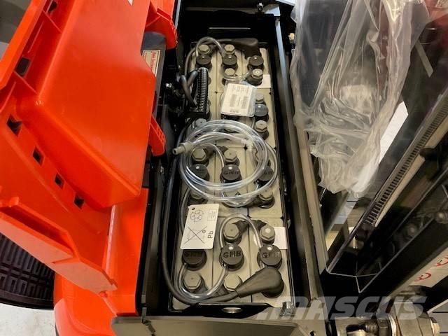 Toyota SWE 120 L Pedestrian stacker