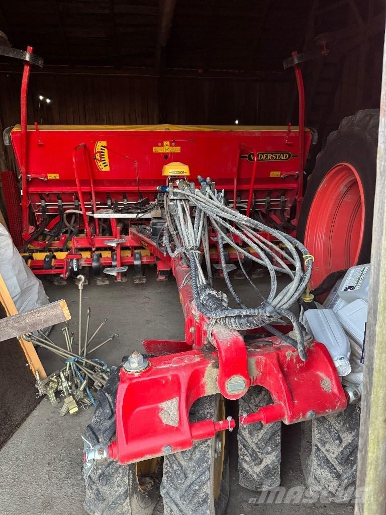 Väderstad Rapid400C Drills