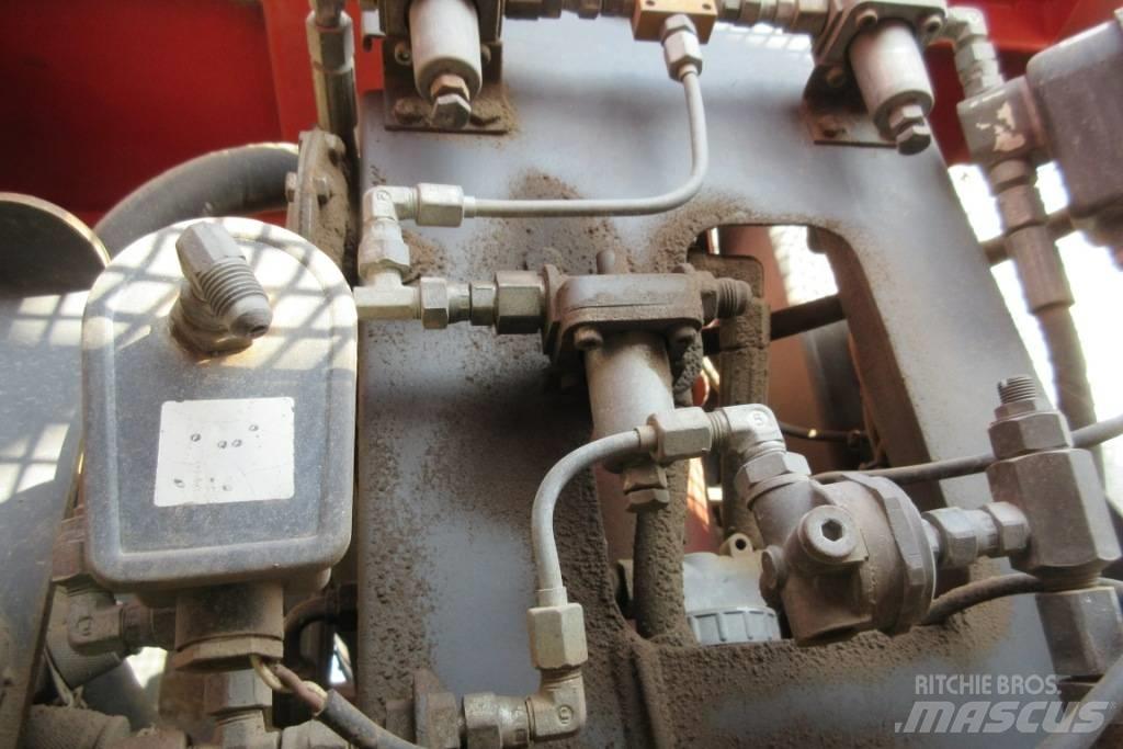 Sandvik DI 600 Surface drill rigs