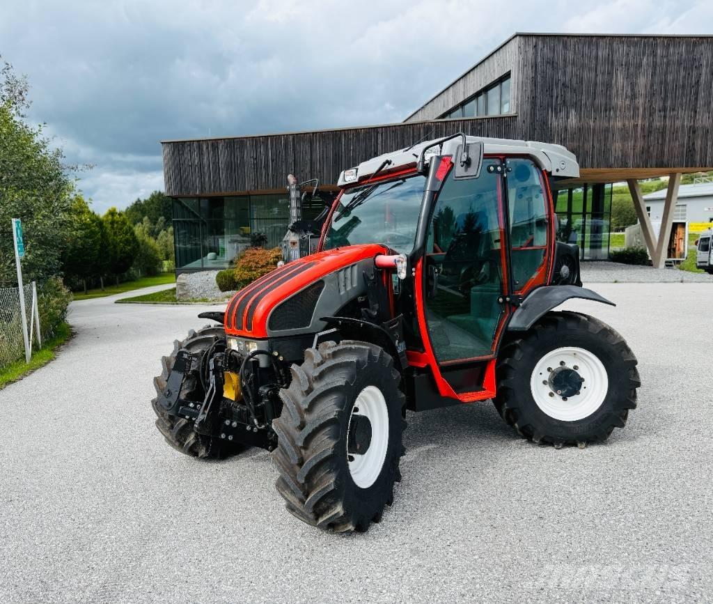 Reform Mounty 100V Tractors