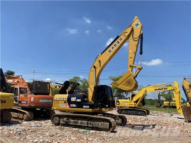 CAT 323D Crawler excavators