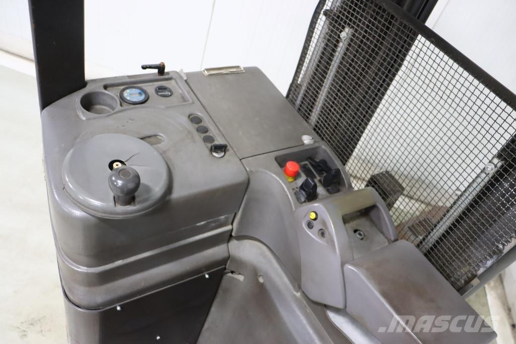 Nissan AJN160 Reach truck