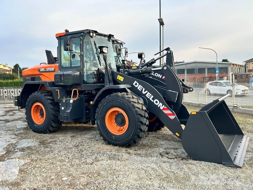 Develon DL 250-7 Wheel loaders