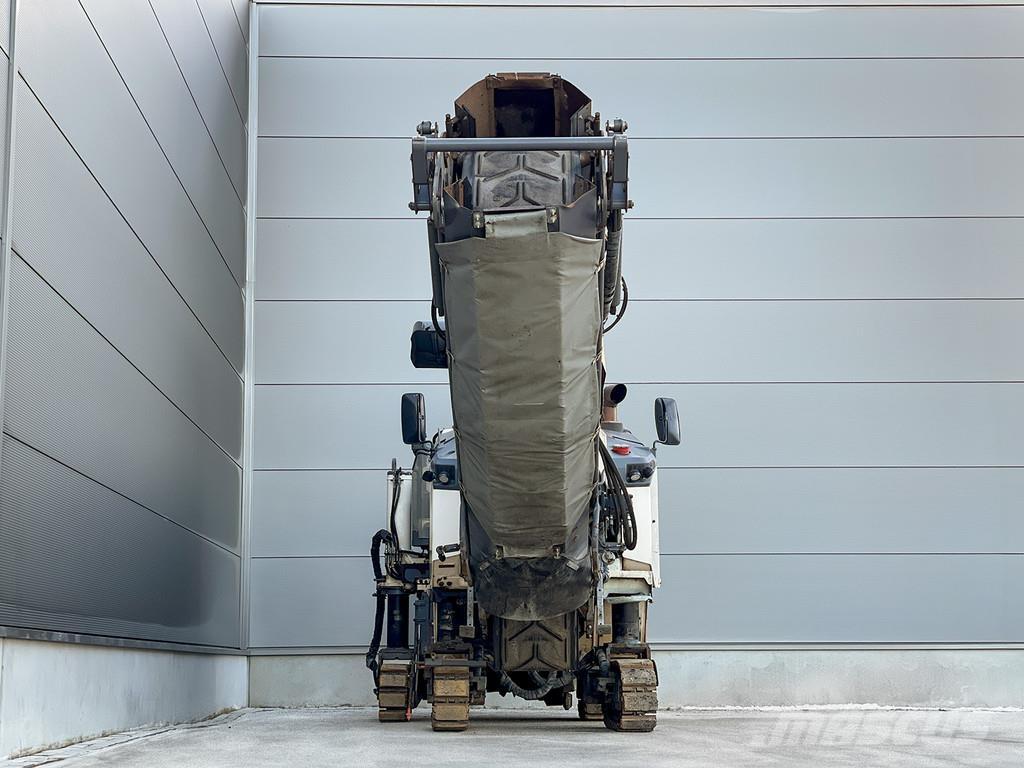 Wirtgen W 100 CFI Asphalt cold milling machines