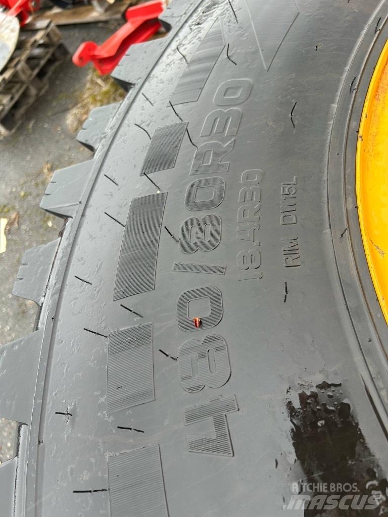 JCB 4220 FASTRAC Tractors