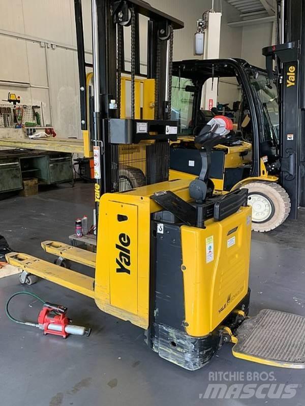 Yale MP20XD Pedestrian stacker
