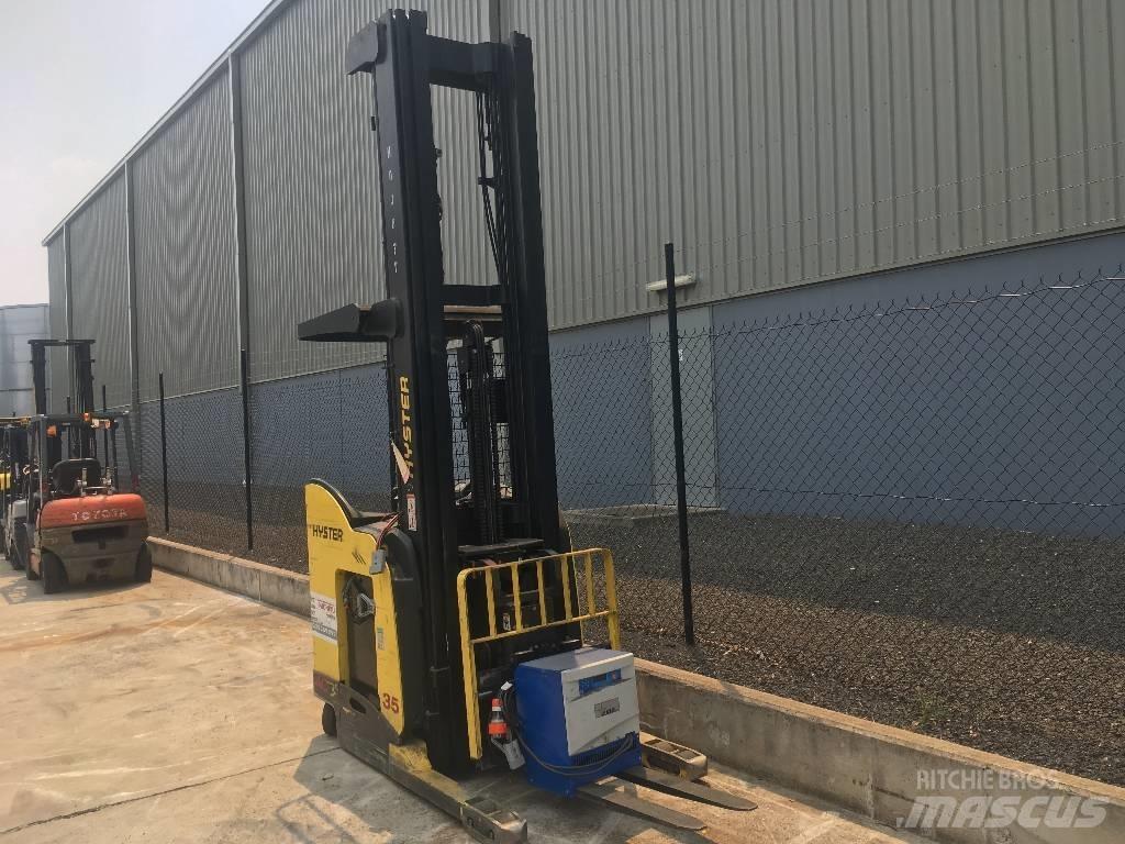 Hyster N35ZDR Reach truck