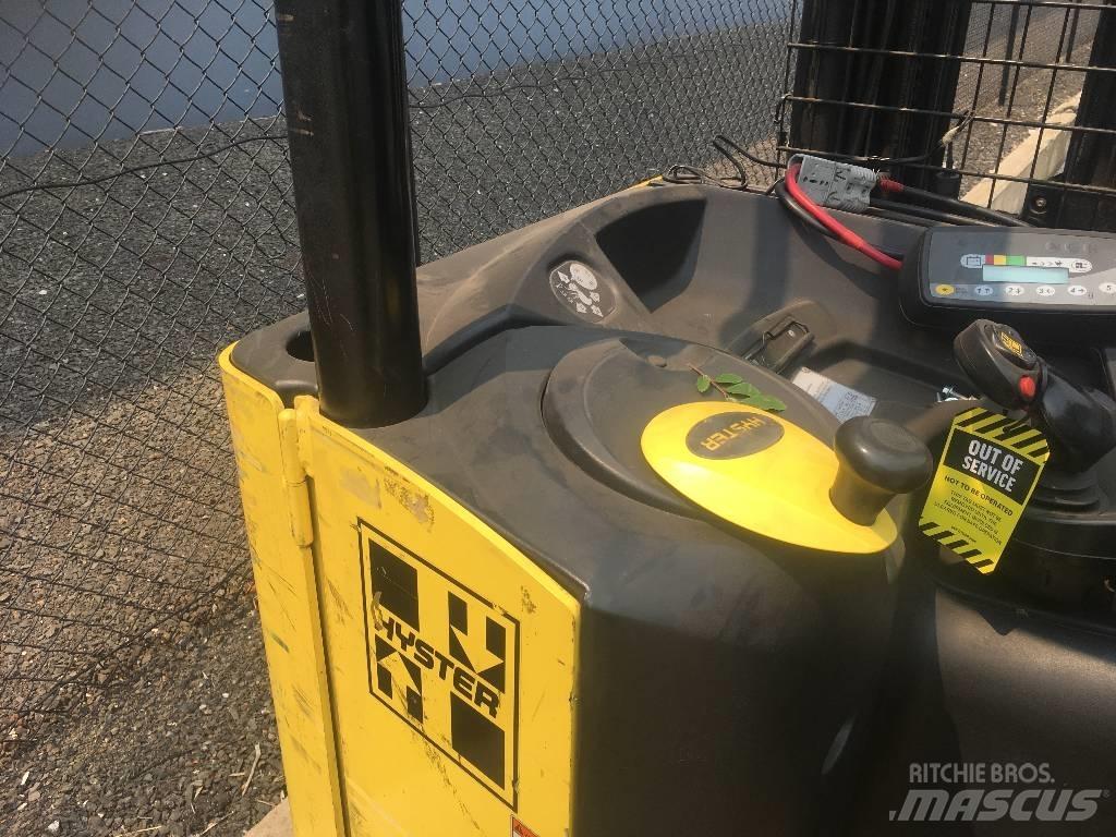 Hyster N35ZDR Reach truck