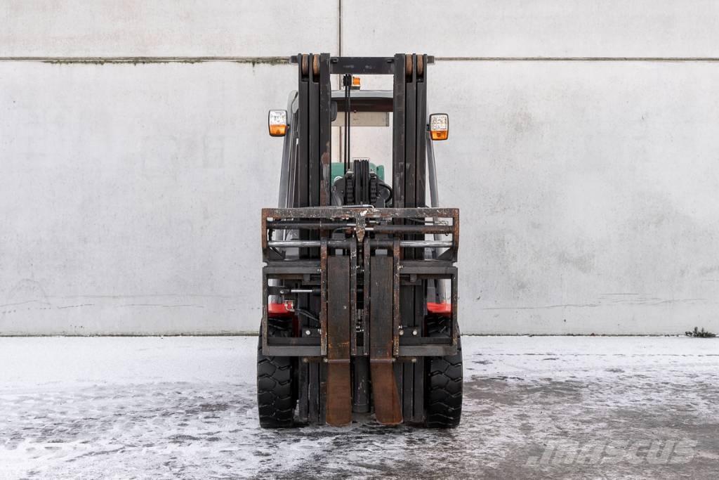 Manitou MI 35 G LPG trucks