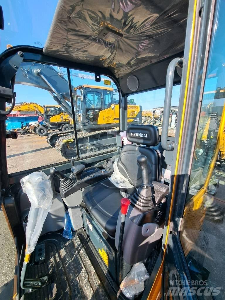 Hyundai R18-9AK Mini excavators < 7t