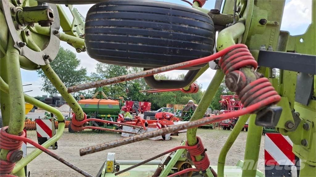 CLAAS Volto 900 Rakes and tedders