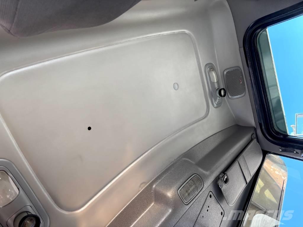 Peterbilt 379 Truck Tractor Units