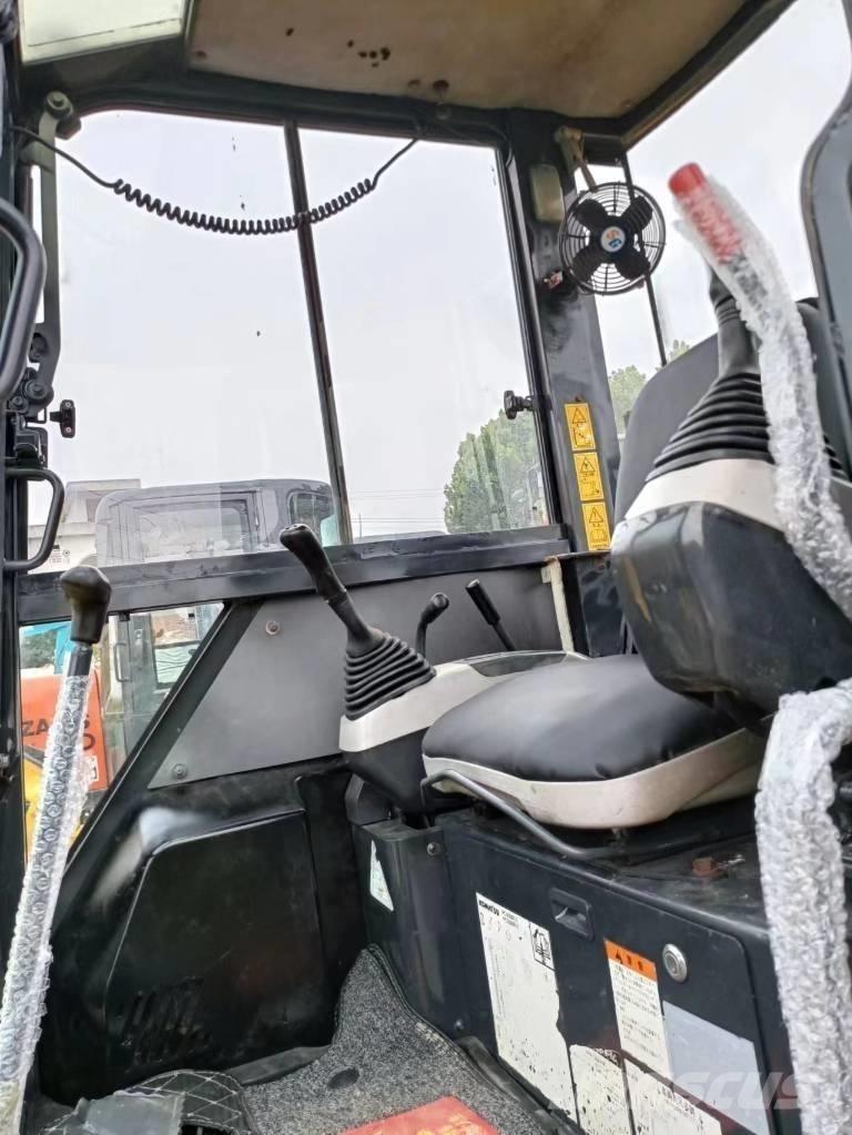 Komatsu PC 30 Mini excavators < 7t